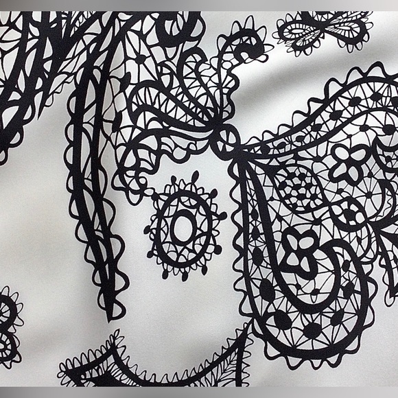 Sexy Y2K black/white, lace/silk slip dress. Trumpet skirt, EUC, size 6 - Picture 3 of 13